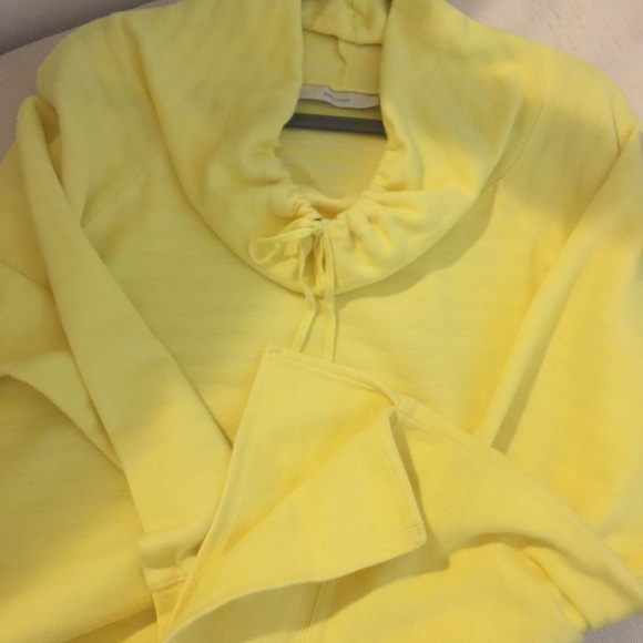 SEJOUR Cowl drawstring neckline top. - Picture 4 of 8